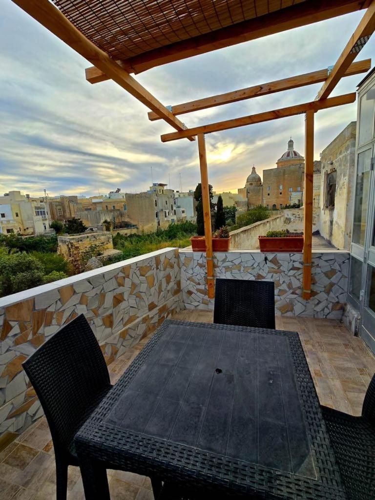 Sqaq Numru 1 Accomodation Hotel Rabat Ngoại thất bức ảnh